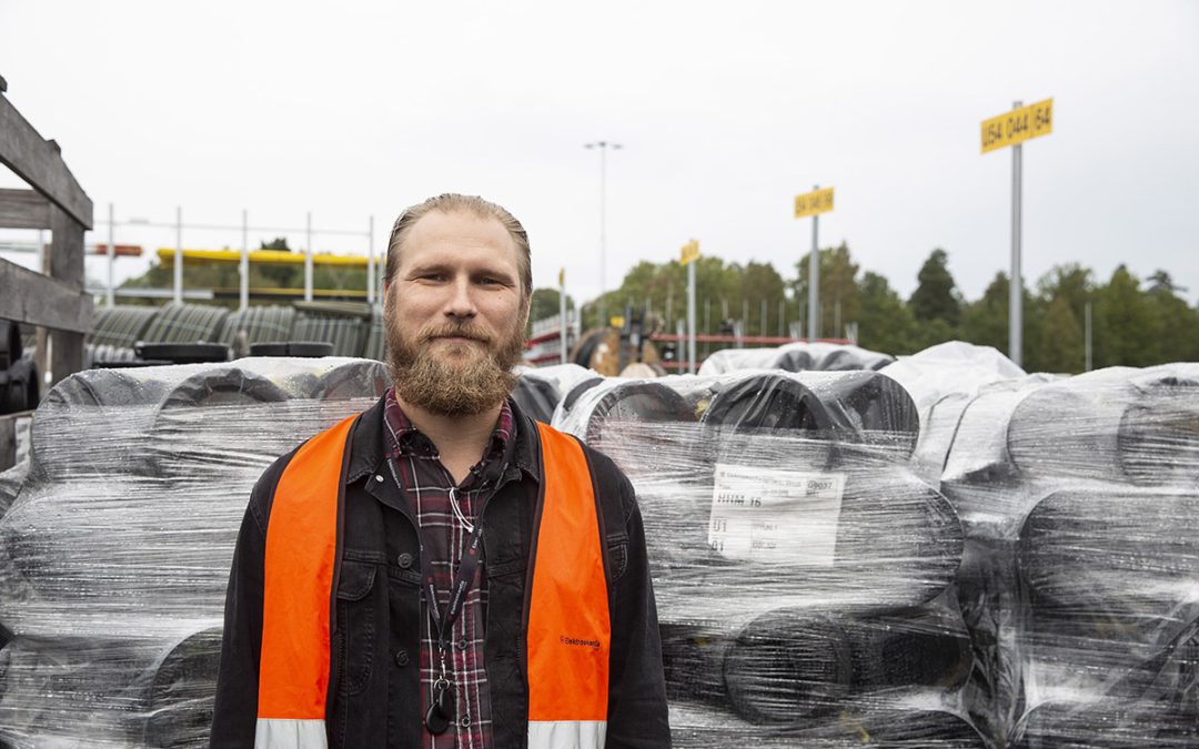 Elektroskandia lagerhåller 162 pallar kabelskyddsrör